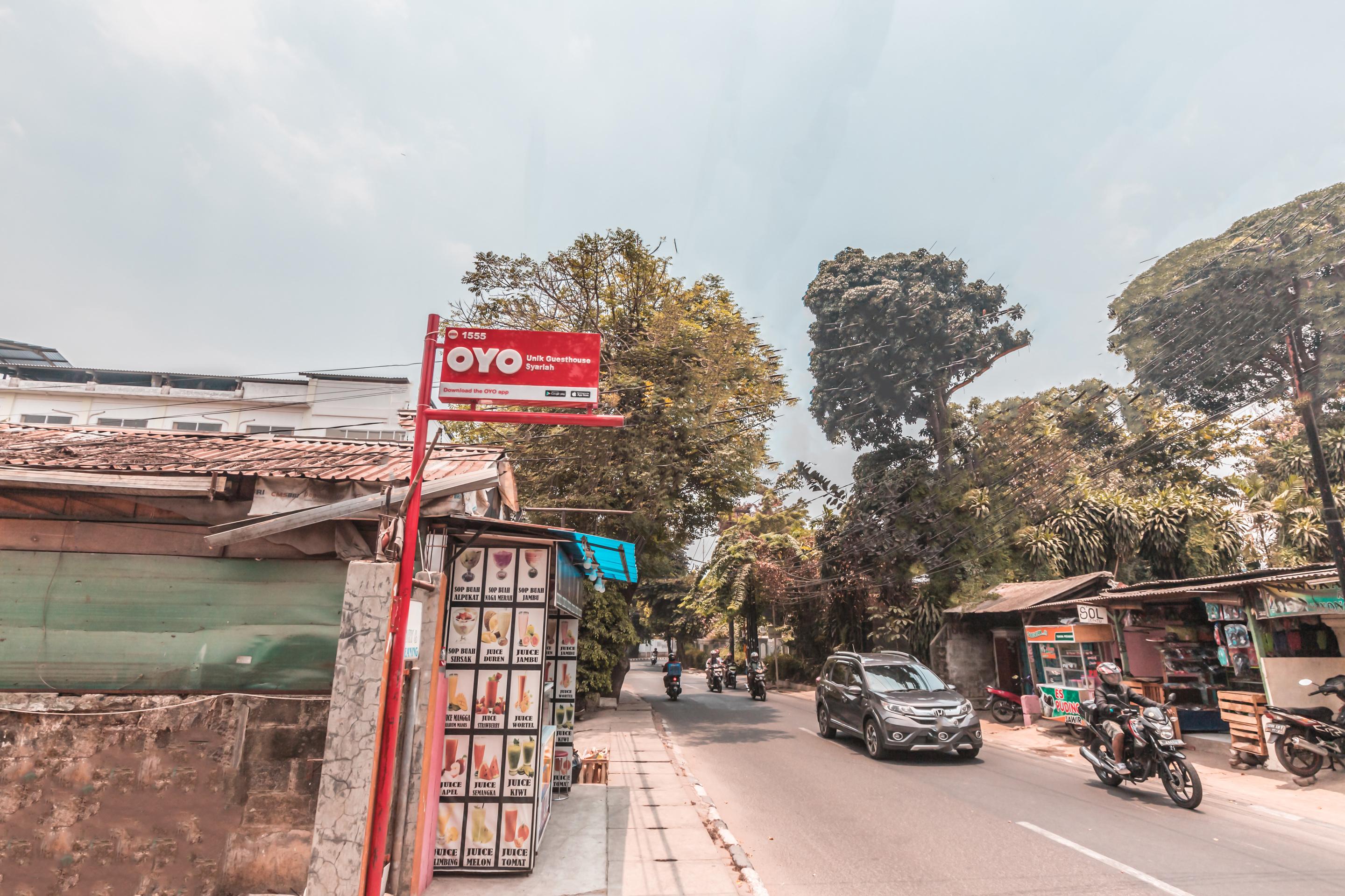Oyo 1555 Unik Guesthouse Syariah Jakarta Exterior foto