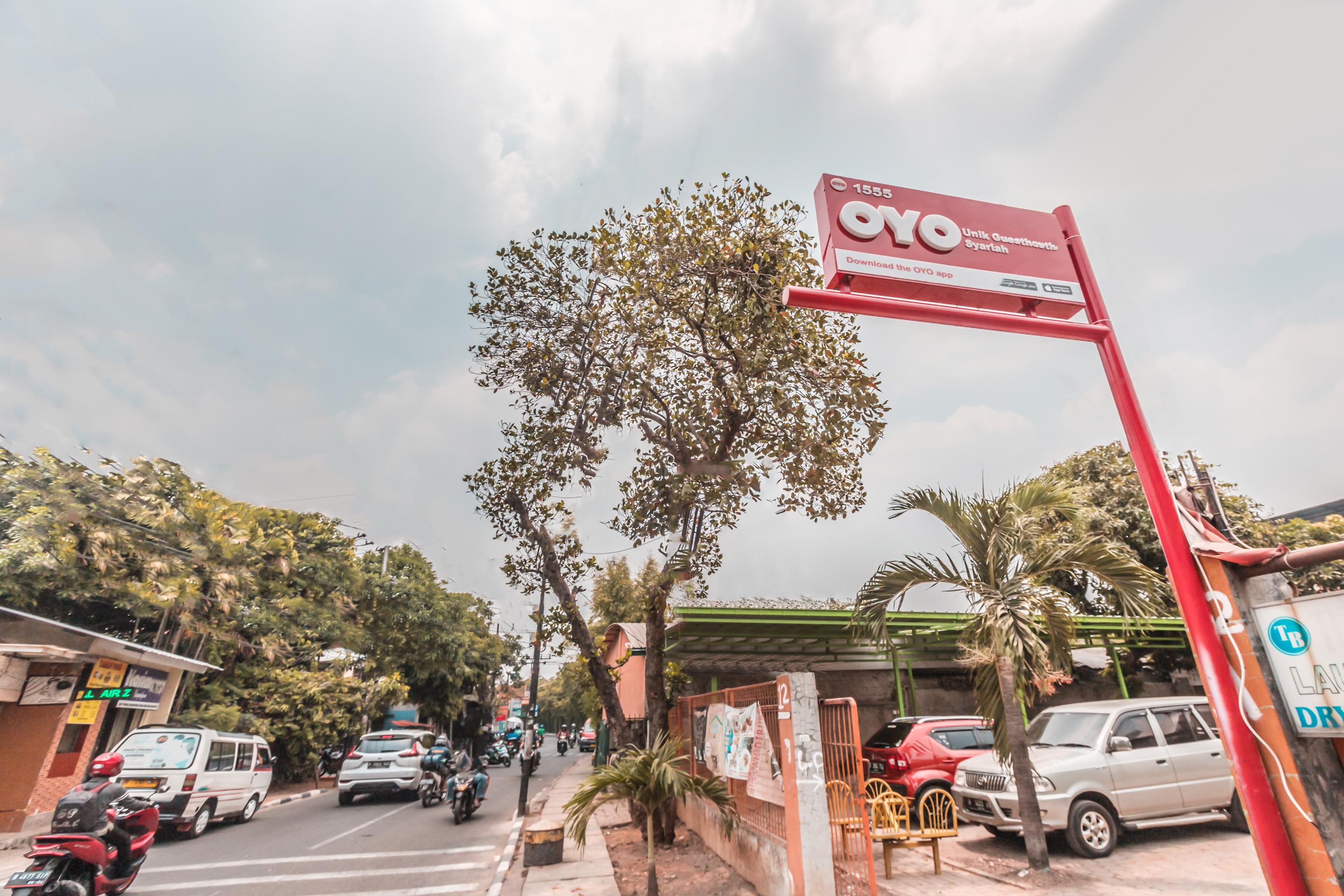Oyo 1555 Unik Guesthouse Syariah Jakarta Exterior foto
