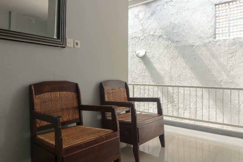 Oyo 1555 Unik Guesthouse Syariah Jakarta Exterior foto